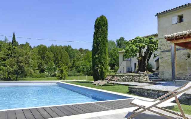 Cosy Holiday Flat With Communal Pool, Malaucène