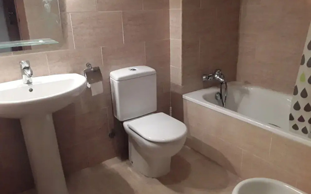 Apartamento en zona de golf y playa