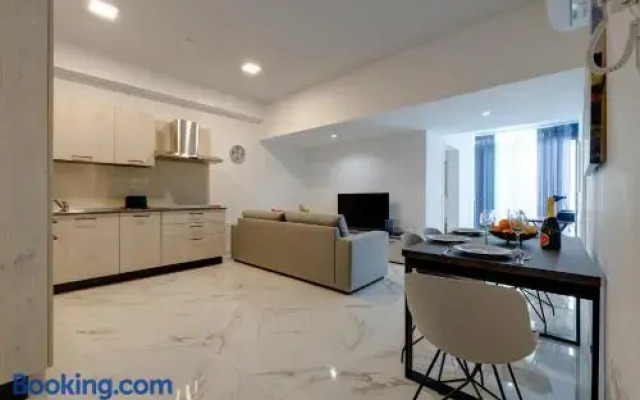 Top Location 2 Bedroom With Terrace