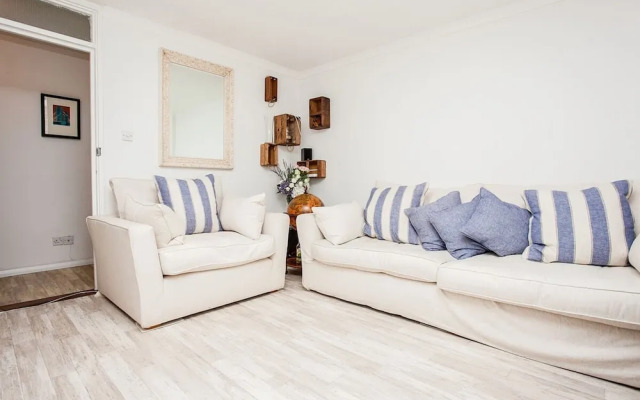 Stunning Spacious South London 1 Bed Apartment with Balcony