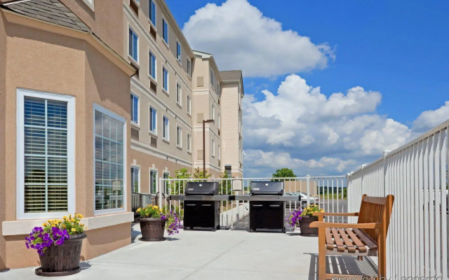 Staybridge Suites Philadelphia Valley Forge 422 by IHG