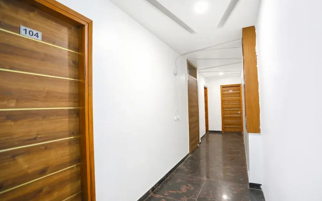 FabHotel The Grand Suite