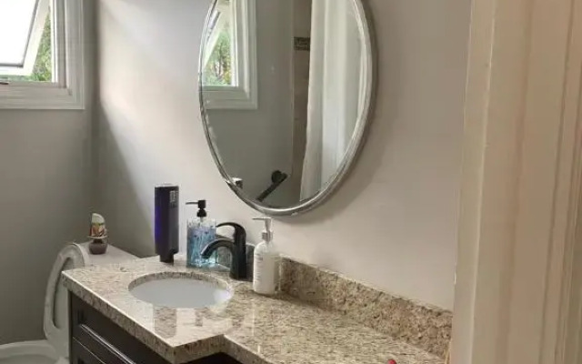 Bright Bedroom- YYZ, Humber College, EGH, Quiet