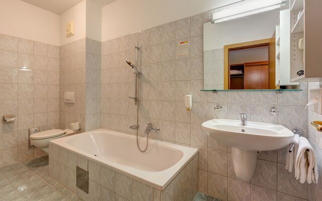 Thermenhotel Kurz