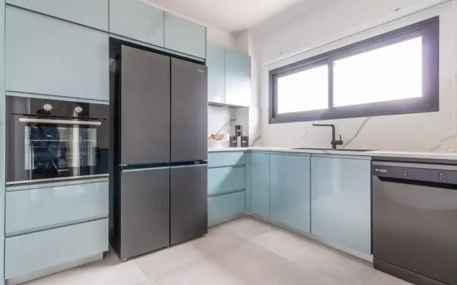Magical 2BR Parking with amazing view in city gate