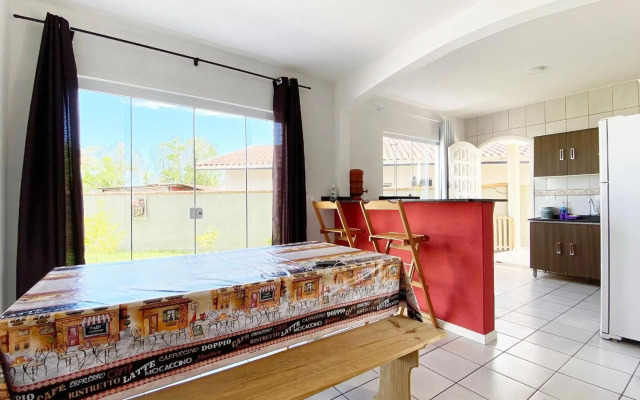 Maravilhoso sobrado com piscina e cascata