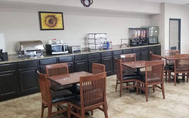Holiday Inn Express & Suites Chicago Matteson by IHG