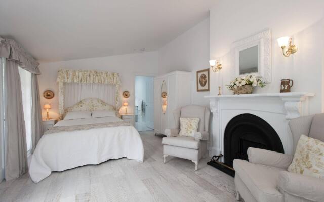 White Dove Cottage Bed and Breakfast