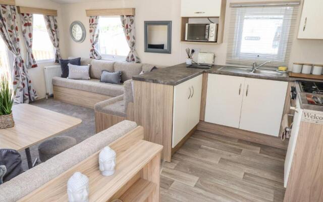 3 Bed New Lodge, Sleeps 4, Pets Welcome