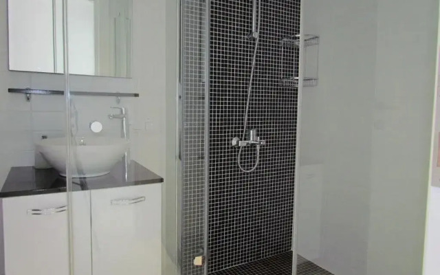 Side Aquamare Residence
