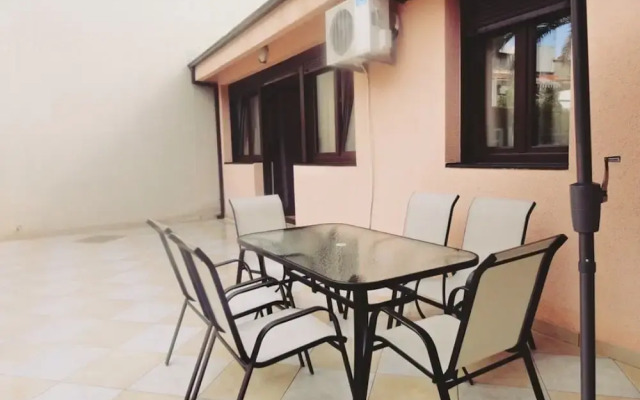 Center Budva Holiday Home