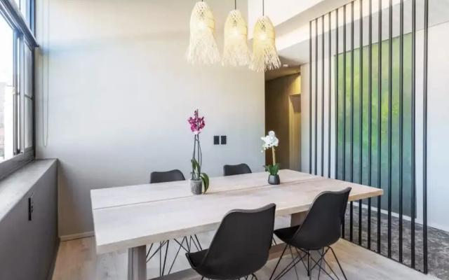 East City Modern Apt Co-working
