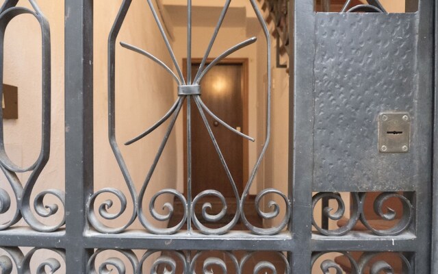 Spacious and Beautiful 60 sqm Apartment in the Very Heart of Bologna