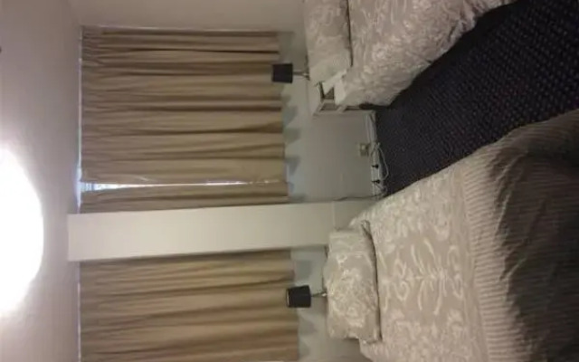 Bondi Breeze Apartment