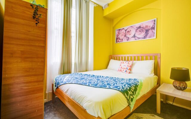 Inviting 2-bed Budget Apartment in London