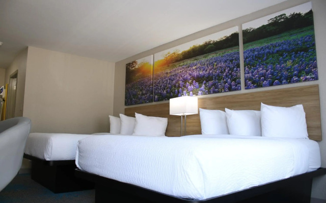 Days Inn by Wyndham Waco University Area