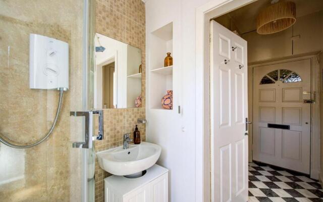 Stylish 1BD Seaside Flat North Berwick