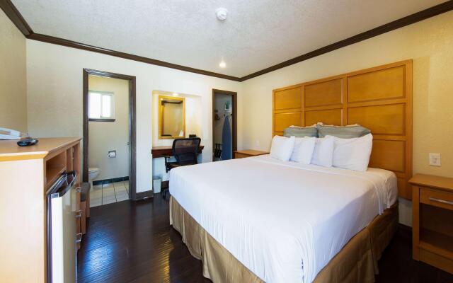 Travelodge by Wyndham Merced Yosemite