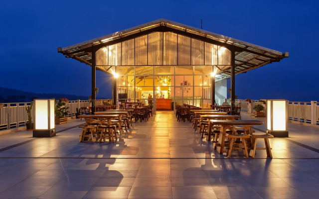 Le Eminence Puncak Hotel Convention & Resort