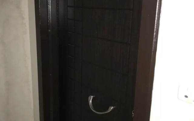 Zoviya Hill White Apart