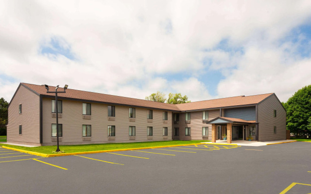 Super 8 by Wyndham Sun Prairie/Madison E