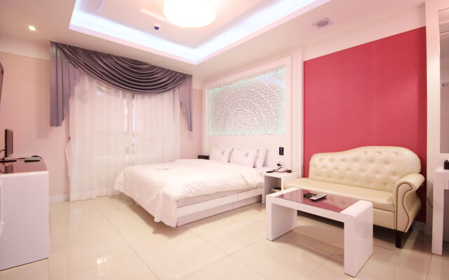 Dom Hotel