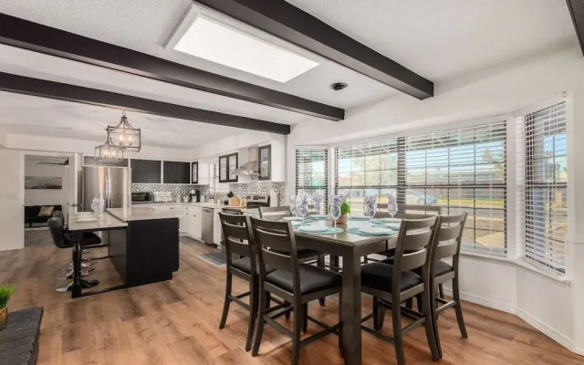 Glencove Mesa 4 Bedroom Home by RedAwning