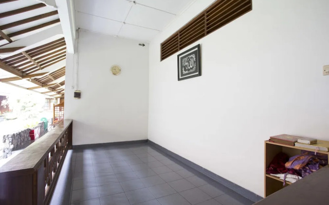 RedDoorz near Terminal Condong Catur 2