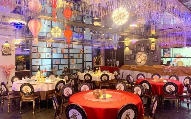 The Ritz East Valley Hotel