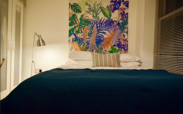 Bright Ensuite Studio Apartment in West Kensington