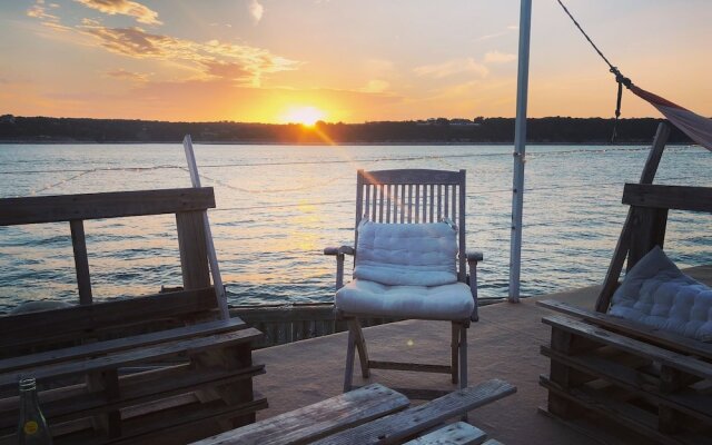 Airstream Houseboat Amazing Lake Travis View