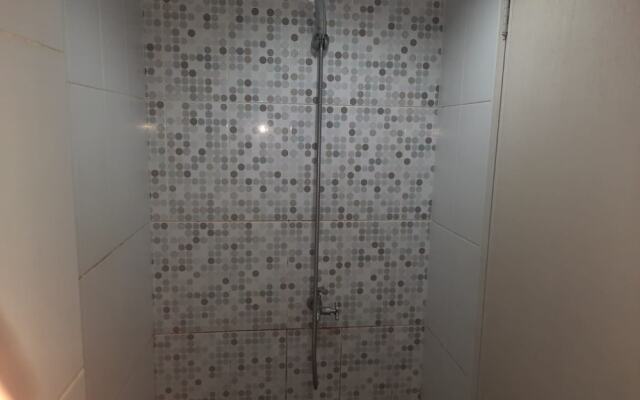 OYO Life 93139 Apartemen Grand Sentraland By Evi