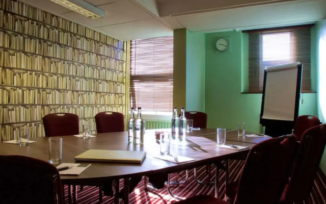 Hotel Elizabeth Hull