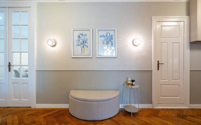 Elegant 3BR by the Romanian Athenaeum