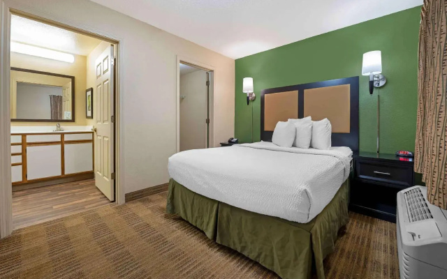 Extended Stay America - Indianapolis - West 86th St.