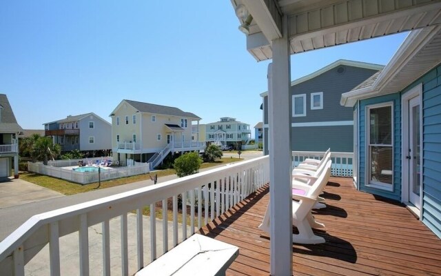 Pirate's Pride 3 Bedroom Home by RedAwning