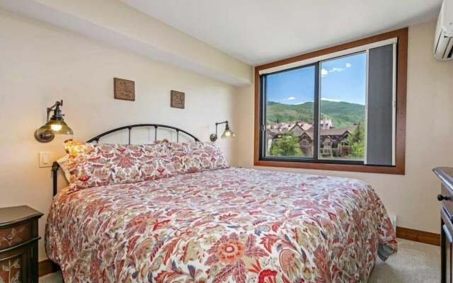 2 Bedroom Antlers Vacation Rental With Incredible Slopeside Views and Just a Short Walk to Gondola and Lionshead Village