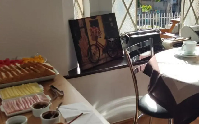 Garibaldi Hostel e Cafe