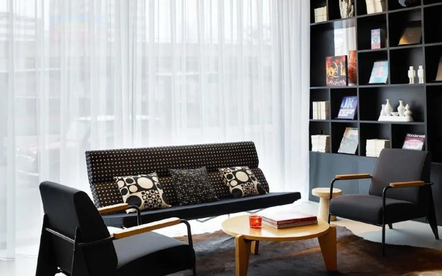 citizenM Schiphol Airport