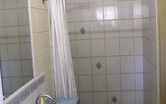 Overflow Motor Inn