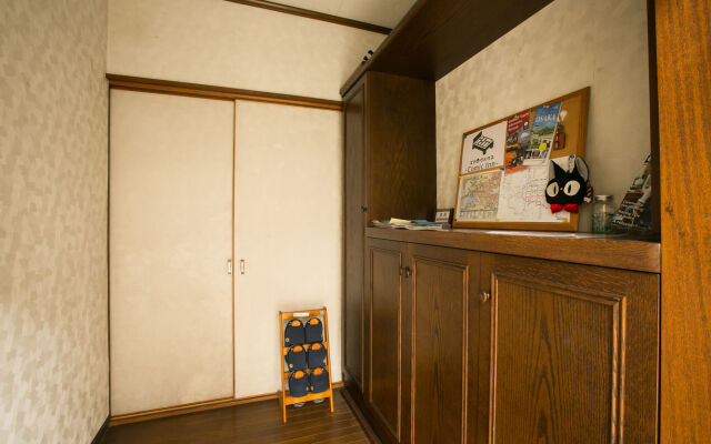 Airloghouse - Comic Inn -