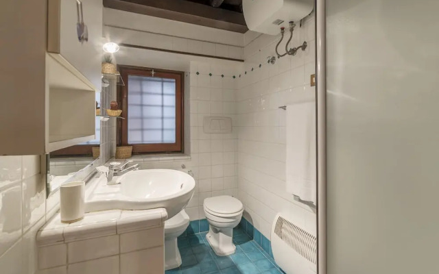 Stylish Flat Domus Aurea