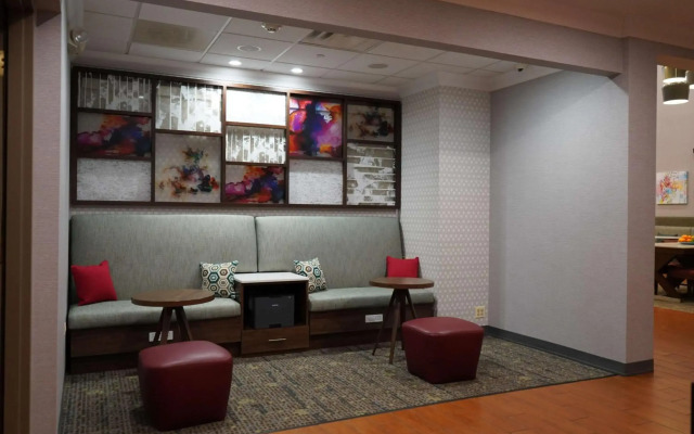 Hampton Inn & Suites Chicago/Aurora