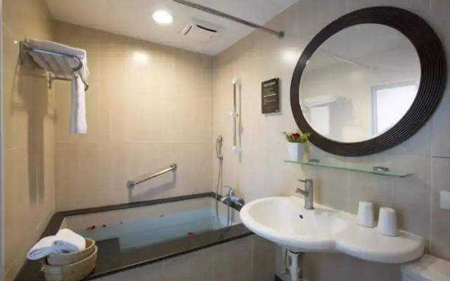 Four Season Beauty Hotel