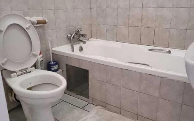 5Minutes Walk To Sandton Square Gautrain