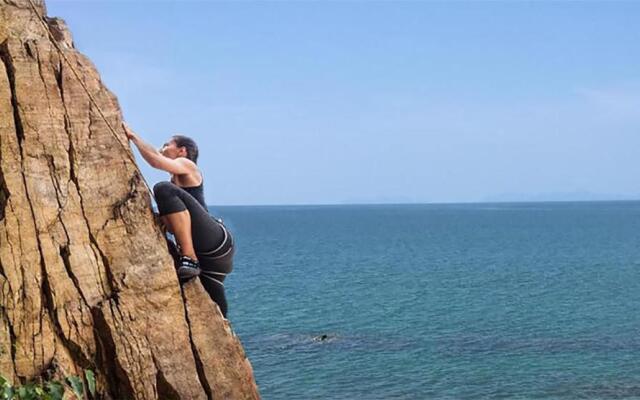 Koh Jum Cliff Beach Resort