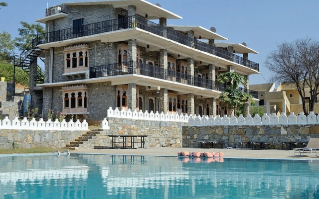Sadanira Resort