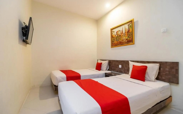OYO 178 Denata B&B