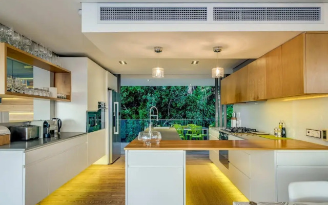 Incredible Camps Bay Villa With Five Bedrooms and Private Pool The Cheviots