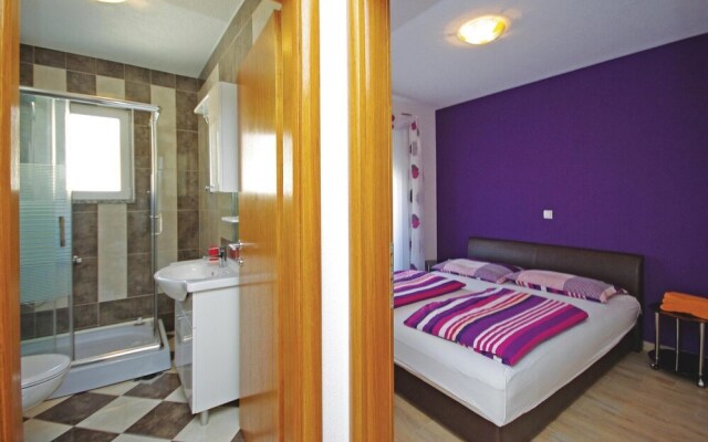 Beautiful Home in Makarska With Wifi and 2 Bedrooms